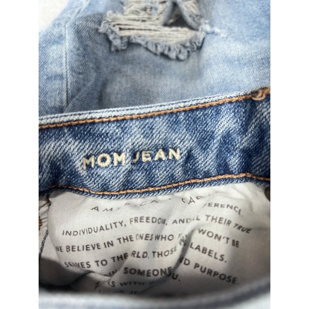 Women's American Eagle Light Wash Distressed Destroyed Denim Mom Jeans Size 4 - Picture 10 of 14